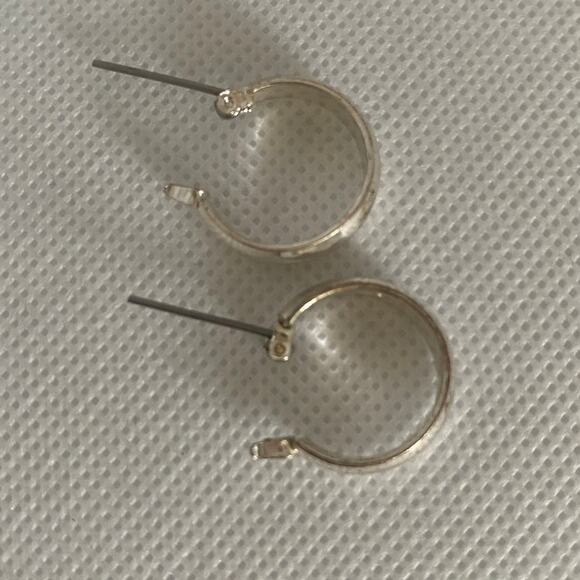 Vintage 90s Small Silver Tone Hoop Earrings 1” Latch Back Nickel Free Minimalist - Picture 13 of 17